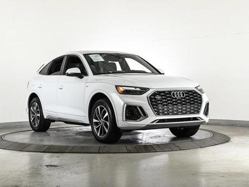 Glacier White Metallic 2023 Audi Q5 45 S line Premium Plus