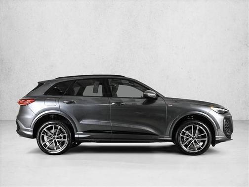 Daytona Gray Metallic 2026 Audi Q5 PLUS