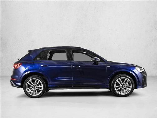 Navarra Blue Metallic 2024 Audi Q3 45 S line Premium