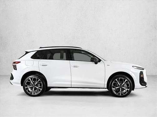 Glacier White Metallic 2026 Audi Q3 S line