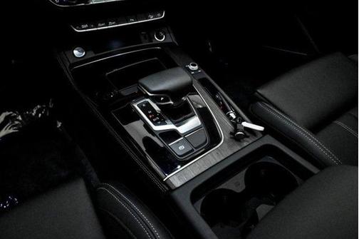 2025 Audi Q5 45 S line quattro Premium