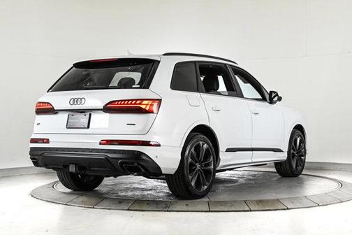2025 Audi Q7 55 Premium Plus