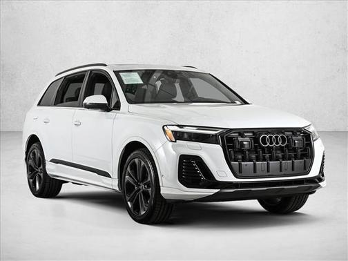 2025 Audi Q7 55 Premium Plus