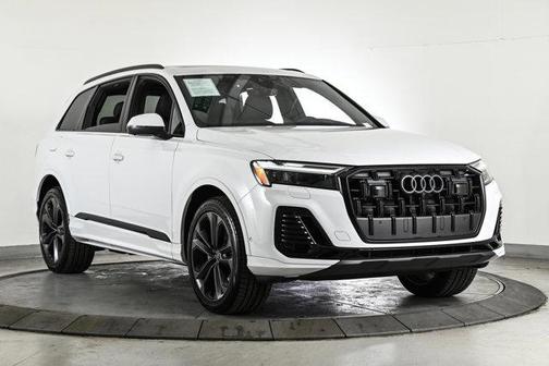 2025 Audi Q7 55 Premium Plus