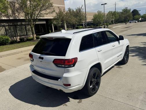 Off White 2015 Jeep Grand Cherokee Altitude