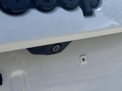 Off White 2015 Jeep Grand Cherokee Altitude