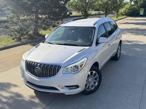 Off White 2016 Buick Enclave Premium