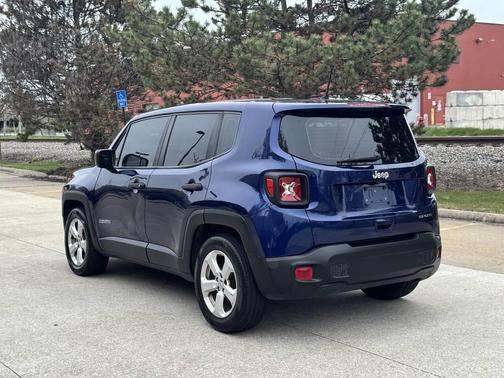 Blue 2019 Jeep Renegade Sport