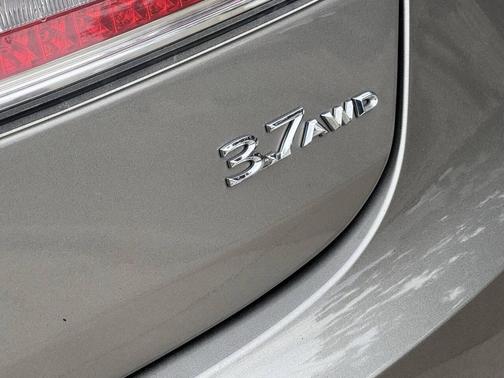 Tan 2015 Lincoln MKZ Base