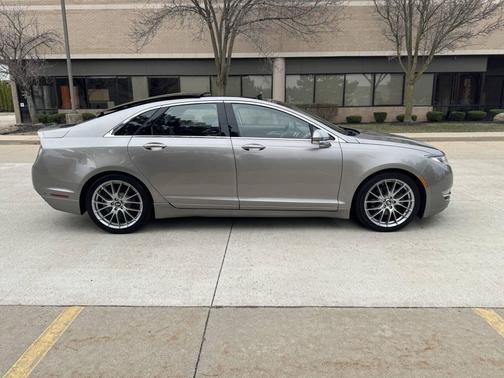 Tan 2015 Lincoln MKZ Base