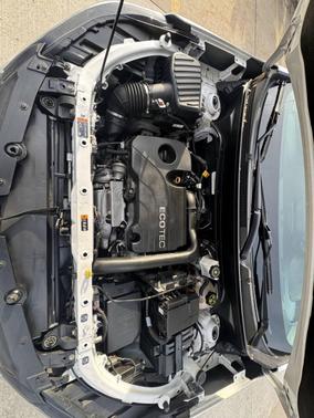 Off White 2020 Chevrolet Equinox 1LT