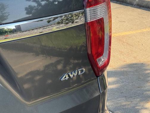 Gray 2016 Ford Explorer Limited