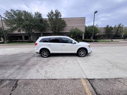 Off White 2018 Dodge Journey GT
