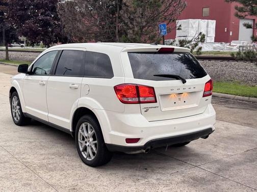 Off White 2018 Dodge Journey GT