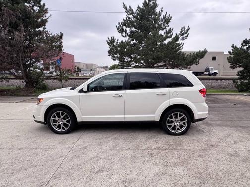 Off White 2018 Dodge Journey GT