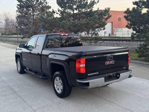 Black 2017 GMC Sierra 1500 SLE
