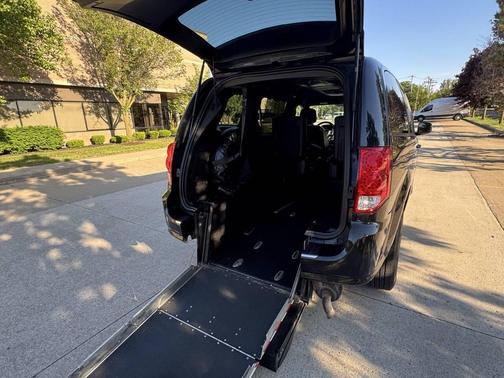 Black 2019 Dodge Grand Caravan GT