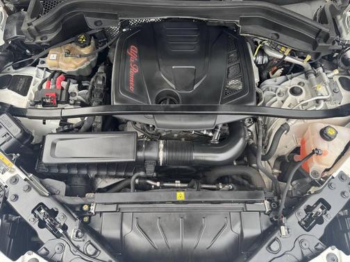 Off White 2021 Alfa Romeo Stelvio Ti