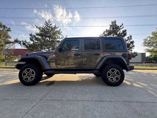 Gray 2019 Jeep Wrangler Unlimited Sahara