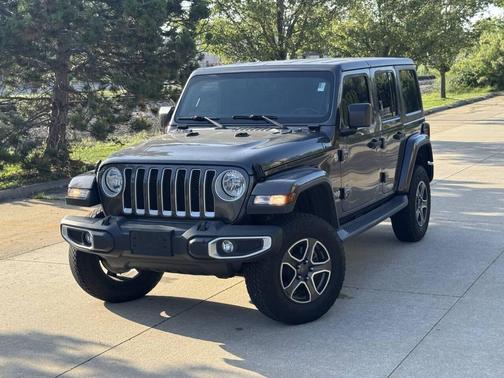 Gray 2019 Jeep Wrangler Unlimited Sahara
