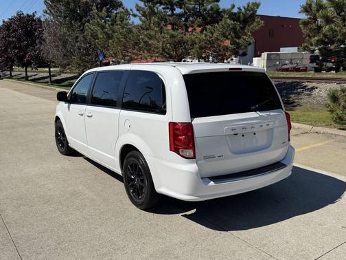 Off White 2020 Dodge Grand Caravan GT