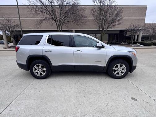 2017 GMC Acadia SLE-1