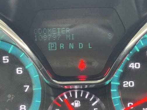 Off White 2015 Chevrolet Traverse 1LT