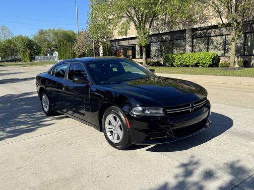 Black 2016 Dodge Charger SE