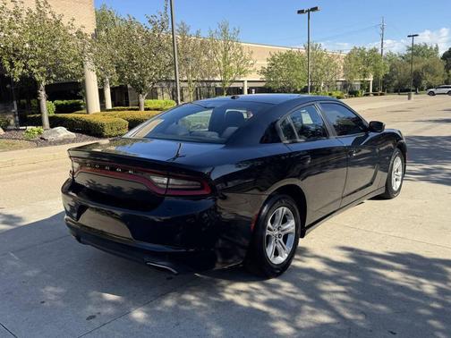 Black 2016 Dodge Charger SE
