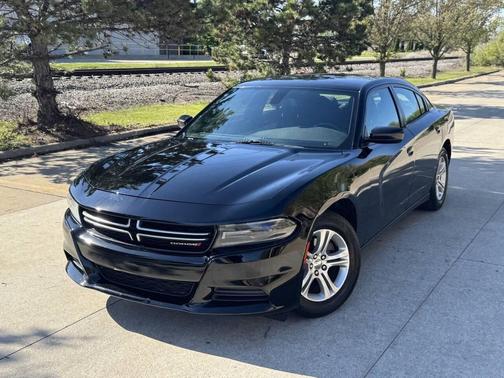 Black 2016 Dodge Charger SE