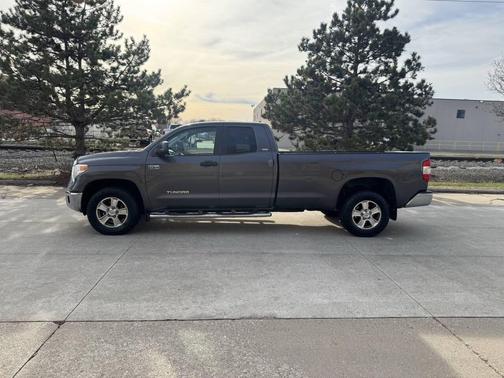 Gray 2015 Toyota Tundra SR5