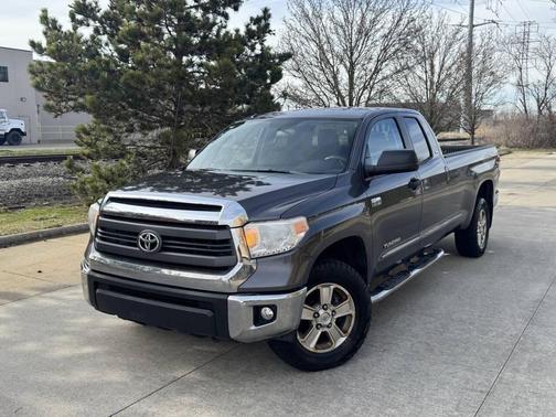 Gray 2015 Toyota Tundra SR5