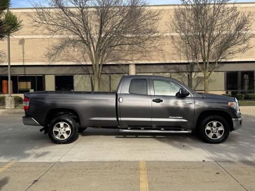 Gray 2015 Toyota Tundra SR5
