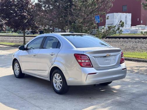 2020 Chevrolet Sonic FWD Sedan LT