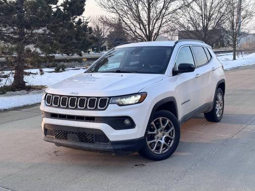 2023 Jeep Compass Latitude Lux