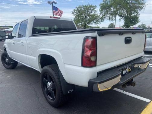 2004 Chevrolet Silverado 2500 LS H/D Crew Cab