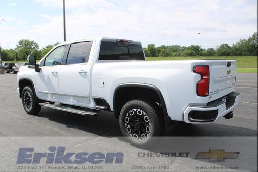 GAZ/SUMMITWHITE 2026 Chevrolet Silverado 2500 High Country