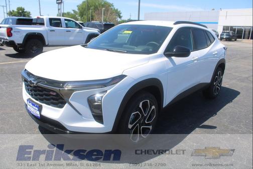 Summit White 2026 Chevrolet Trax FWD 2RS