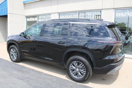 Mosaic Black Metallic 2025 Chevrolet Traverse LT