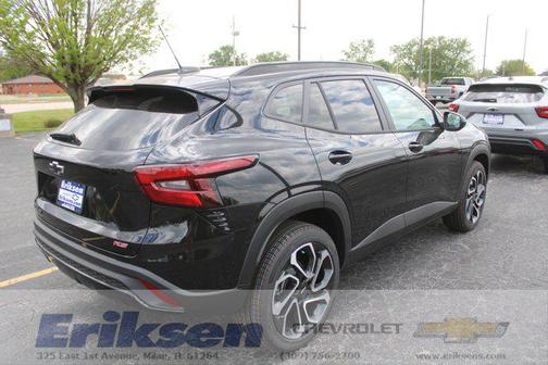 GB0/MOSAICBLACK 2026 Chevrolet Trax FWD 2RS