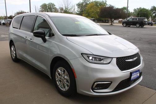 Silver Mist Clearcoat 2024 Chrysler Pacifica Touring L