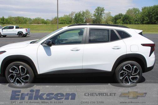 GAZ/SUMMITWHITE 2026 Chevrolet Trax FWD 2RS