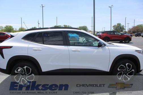GAZ/SUMMITWHITE 2026 Chevrolet Trax FWD 2RS