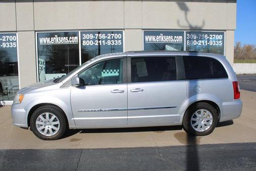2012 Chrysler Town & Country Touring