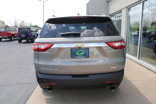 Pepperdust Metallic 2019 Chevrolet Traverse LT Cloth