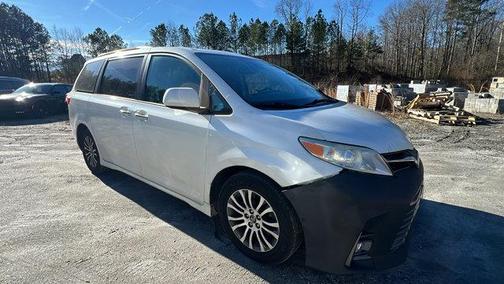 2018 Toyota Sienna XLE