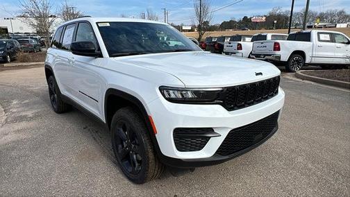 2025 Jeep Grand Cherokee Laredo