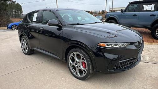 2025 Alfa Romeo Tonale Base