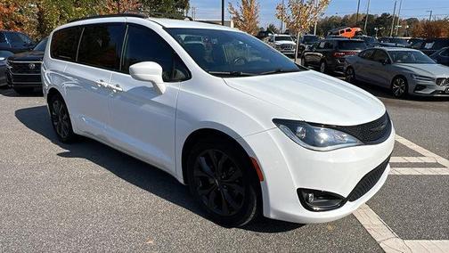 2020 Chrysler Pacifica Touring-L Plus