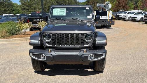 Granite Crystal Clearcoat Metallic 2026 Jeep Gladiator 85th Anniversary Edition